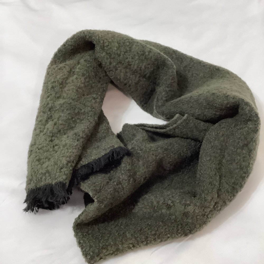 Eileen Fisher Green Alpaca Blend Scarf (C023) - Picture 5 of 7